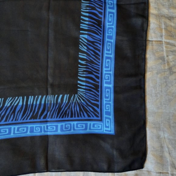 Croft & Barrow swim cover up scarf. - Picture 4 of 7